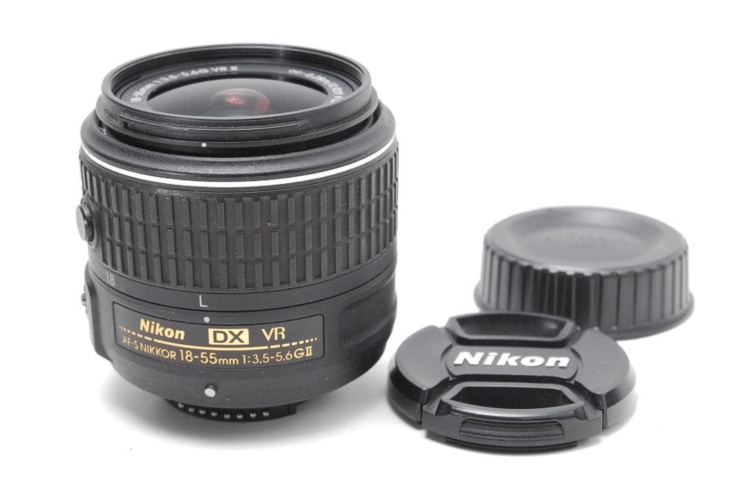 【新品級　ショット数１０６５枚】Nikon D3300　スマホ転送　レッド