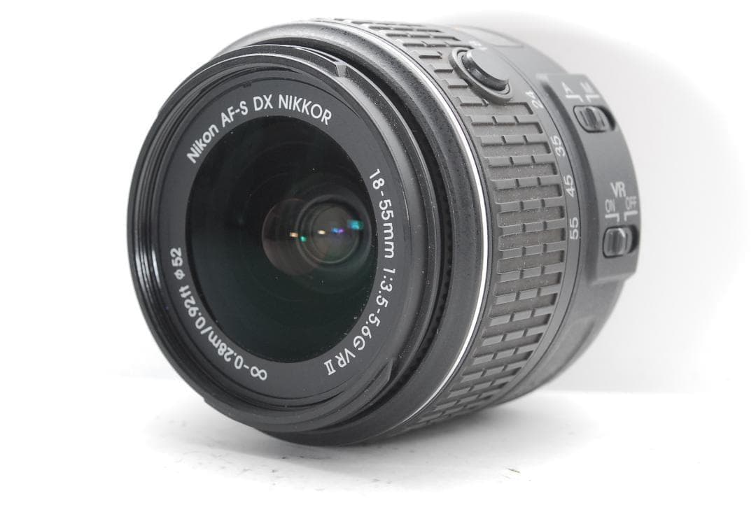 【新品級　ショット数１０６５枚】Nikon D3300　スマホ転送　レッド