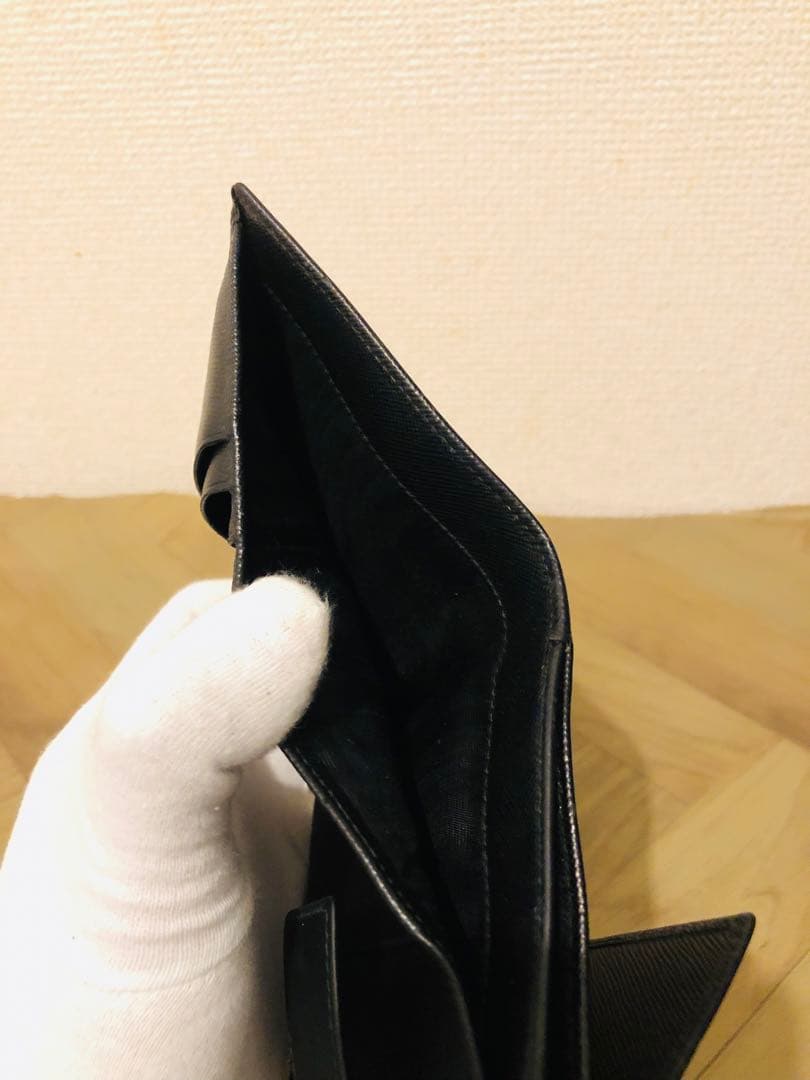 PRADA 三つ折り財布 黒 サフィアーノレザー