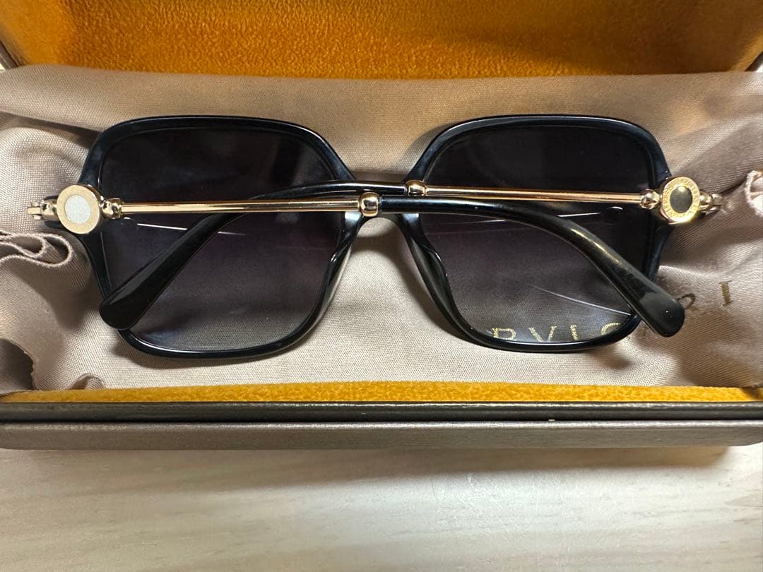 BVLGARI ブラック サングラス ケース付き