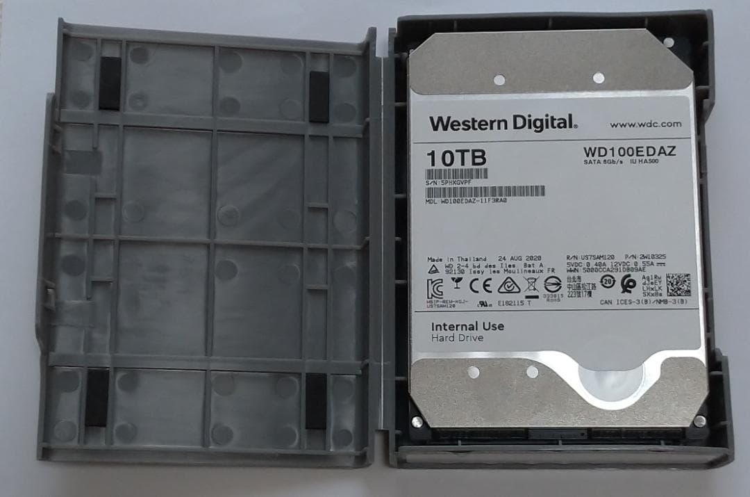 WD 10TB 内蔵HDD 3.5インチ　(WD100EDAZ)