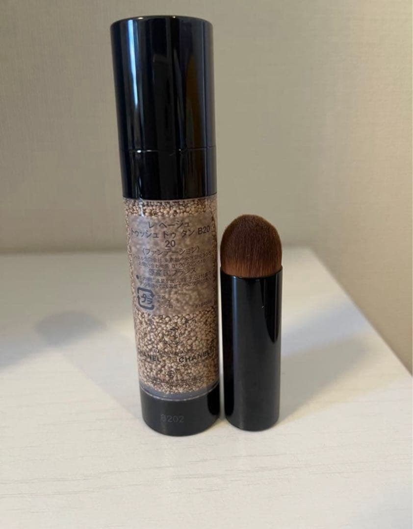 CHANEL レベージュトゥッシュドゥタン リキッドファンデーション B20