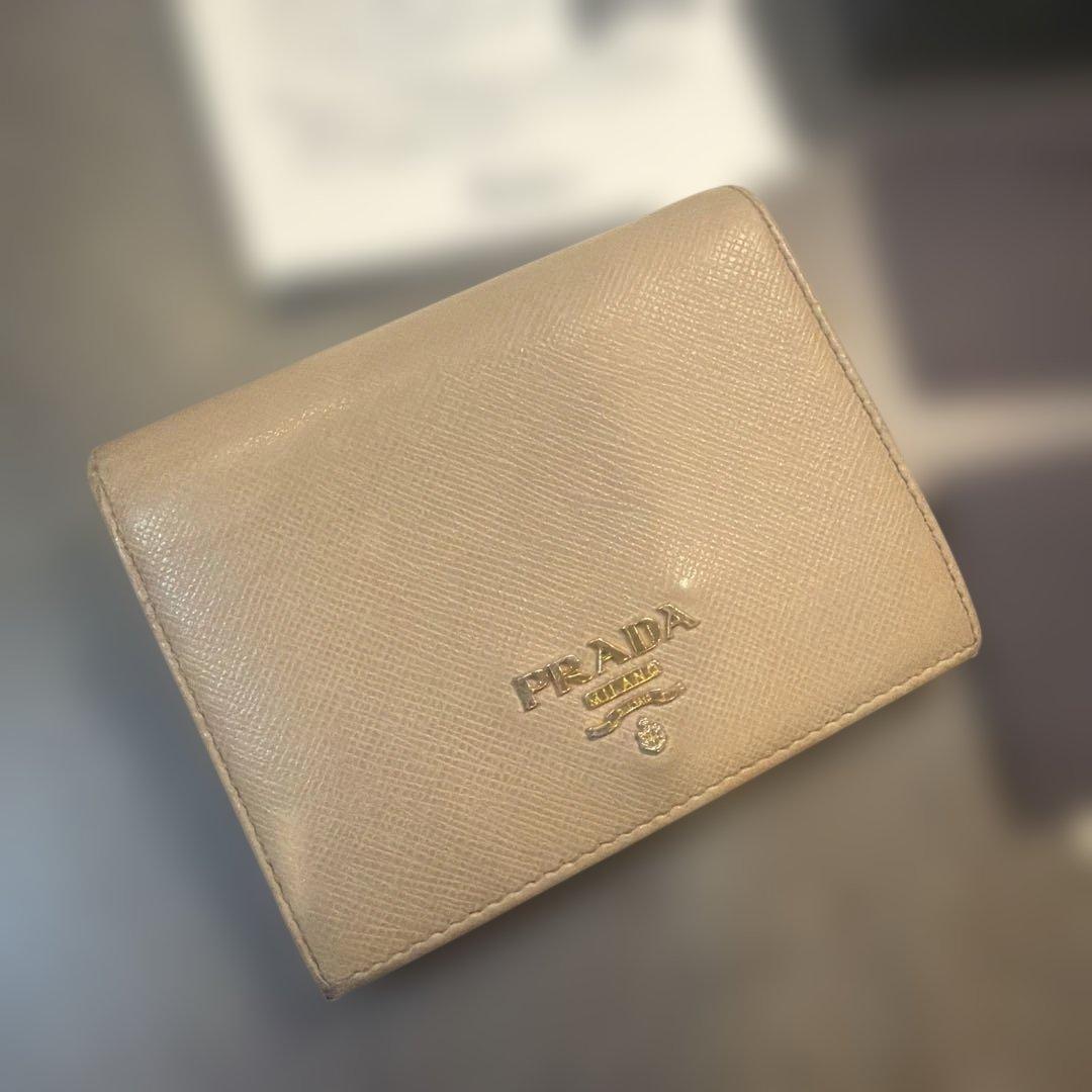 PRADA 二つ折り財布
