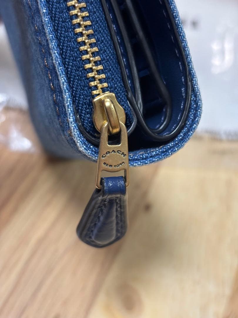 美品 COACH エッセンシャル デニム ビルフォールド ウォレット 2025年