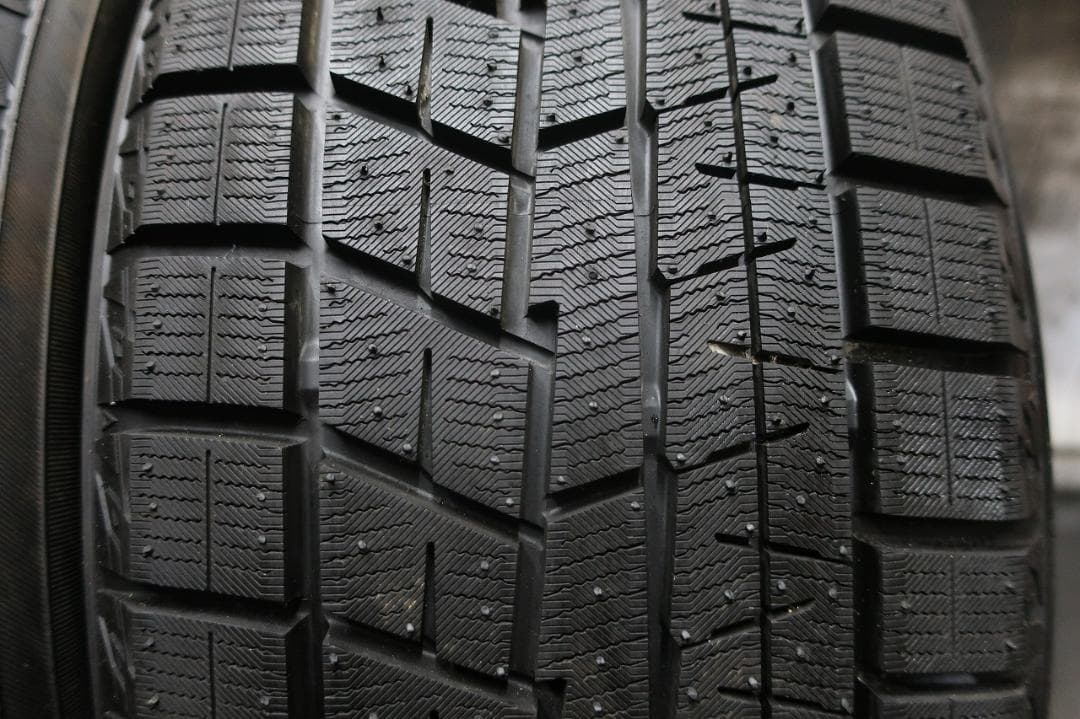しんしん様送料込　ヨコハマ　アイスガード　IG60　215/50R17　2本