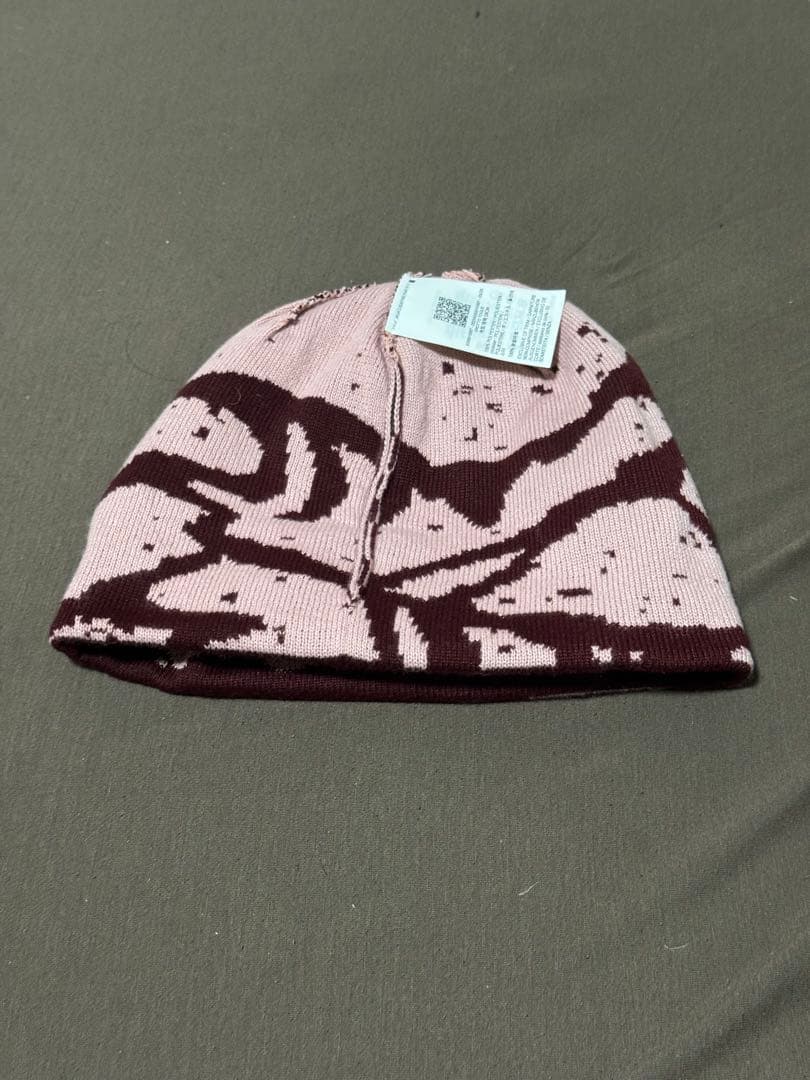 ARC'TERYX beanieバーガンディ/ピンク　レアカラー