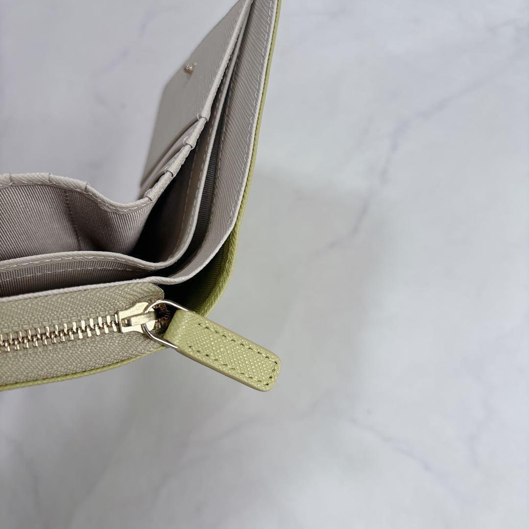 未使用♡アニエスベー 二つ折り　レザー　ラウンドファスナー　ロゴ　金具