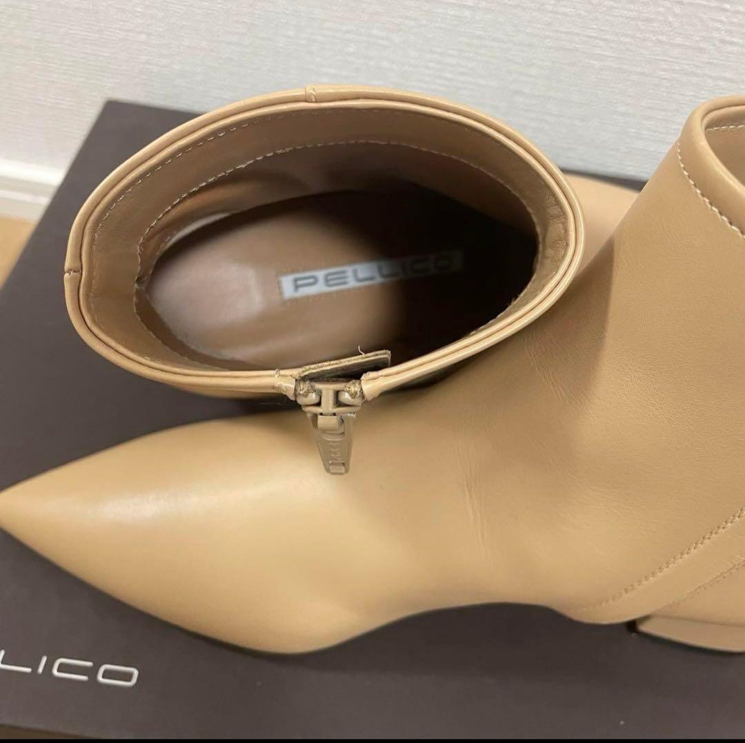 PELLICO ベージュ ポインテッドトゥブーツ