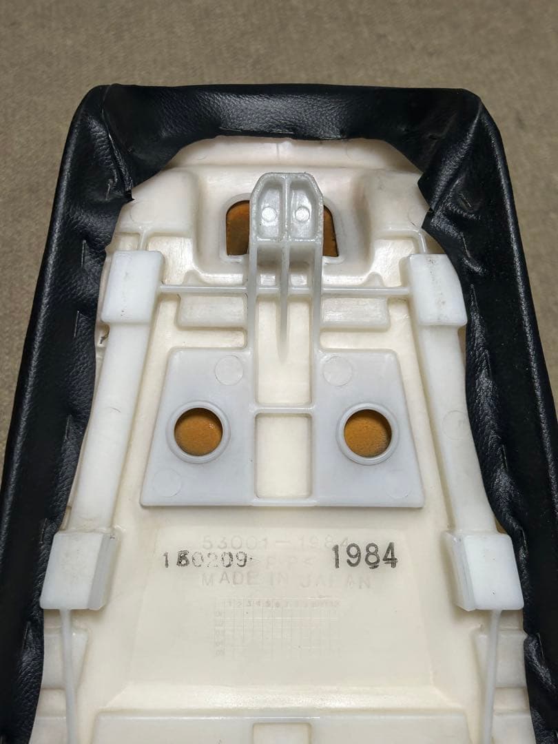 カワサキ純正　250TR シート 品番　53001-1984