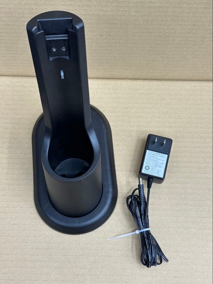 GQ12-140080-AJ インビクタスワン　掃除機　充電器　スタンド　中古