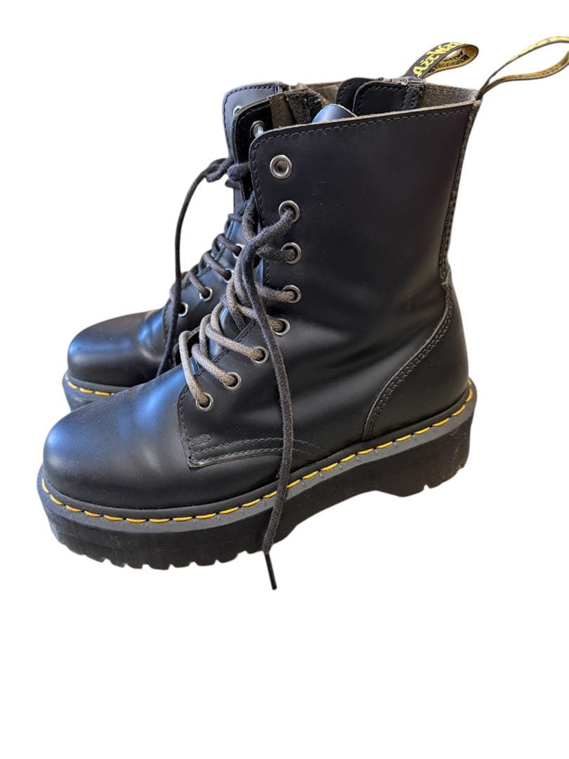 Dr. Martens Jadon 8ホールブーツ