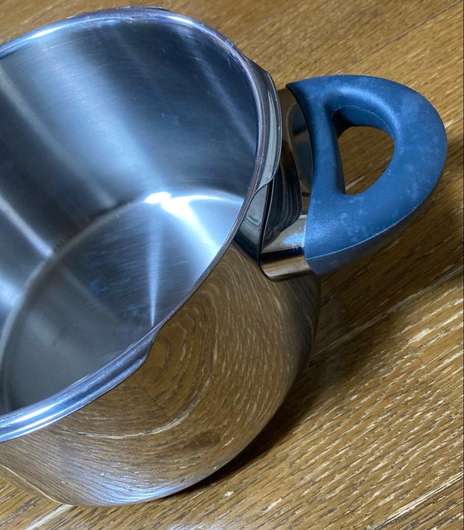 WMFパーフェクトプラス　圧力鍋　2.5L ドイツ製　ガラス蓋付き
