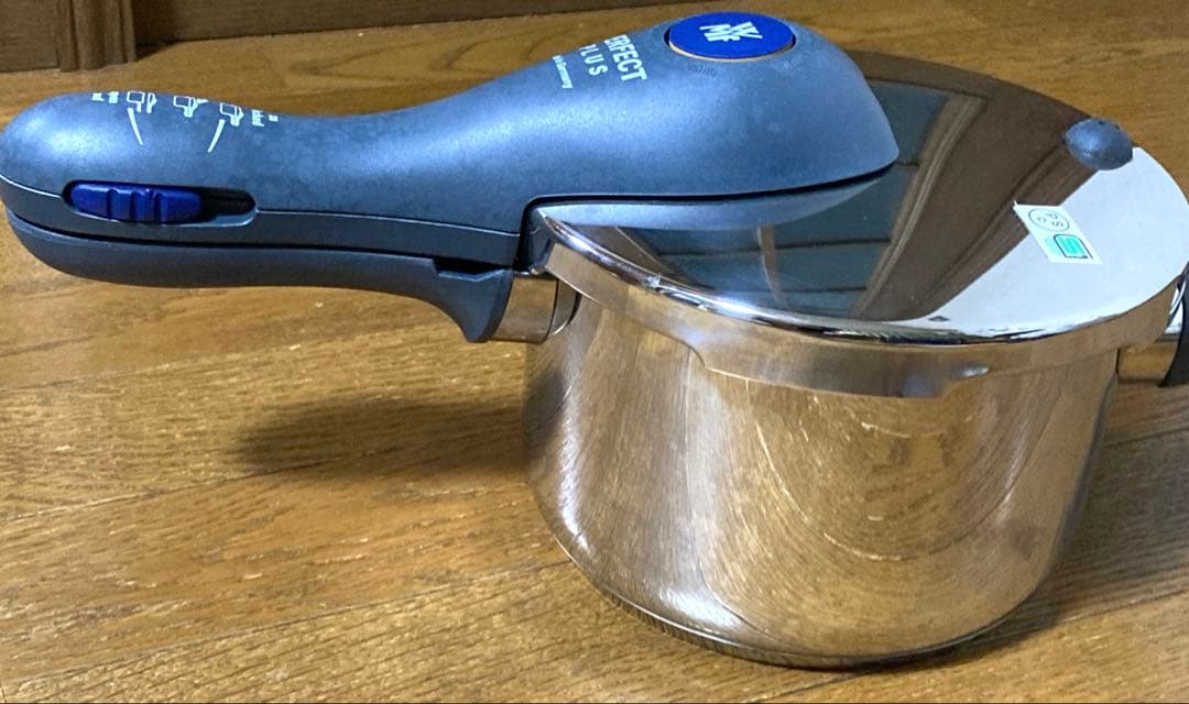 WMFパーフェクトプラス　圧力鍋　2.5L ドイツ製　ガラス蓋付き