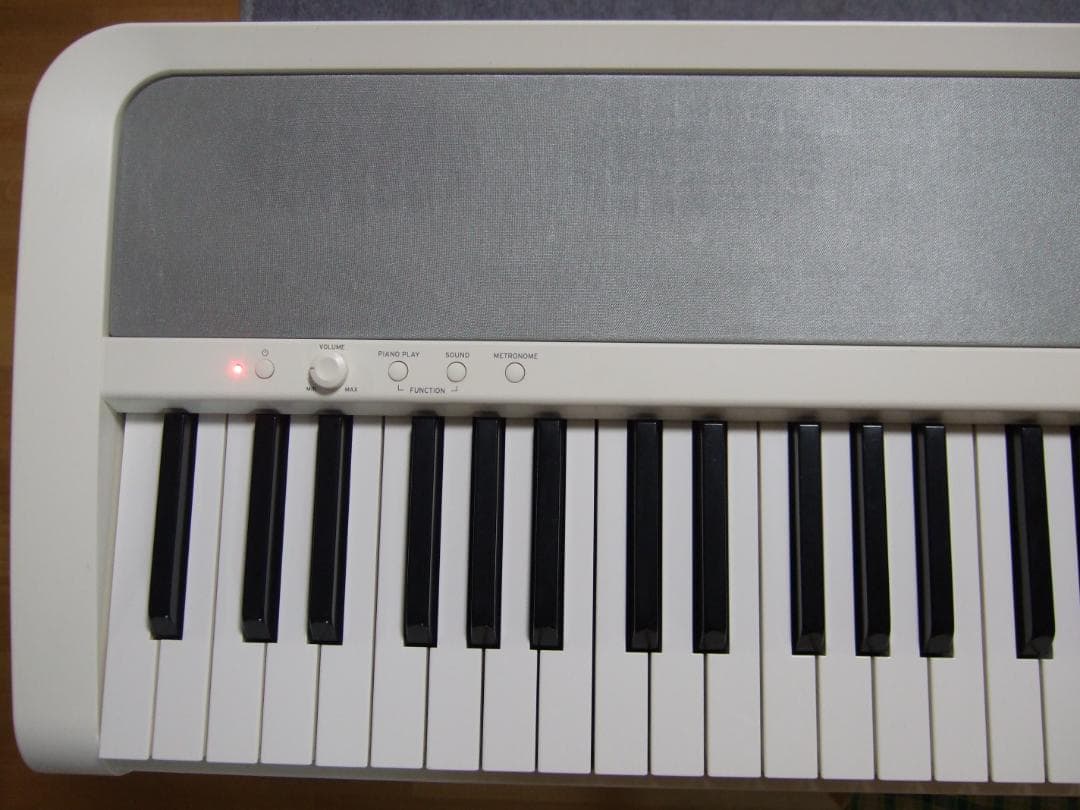 【TONE様】KORG B1-WH 電子ピアノ スタンド・ペダル・ヘッドホン付き
