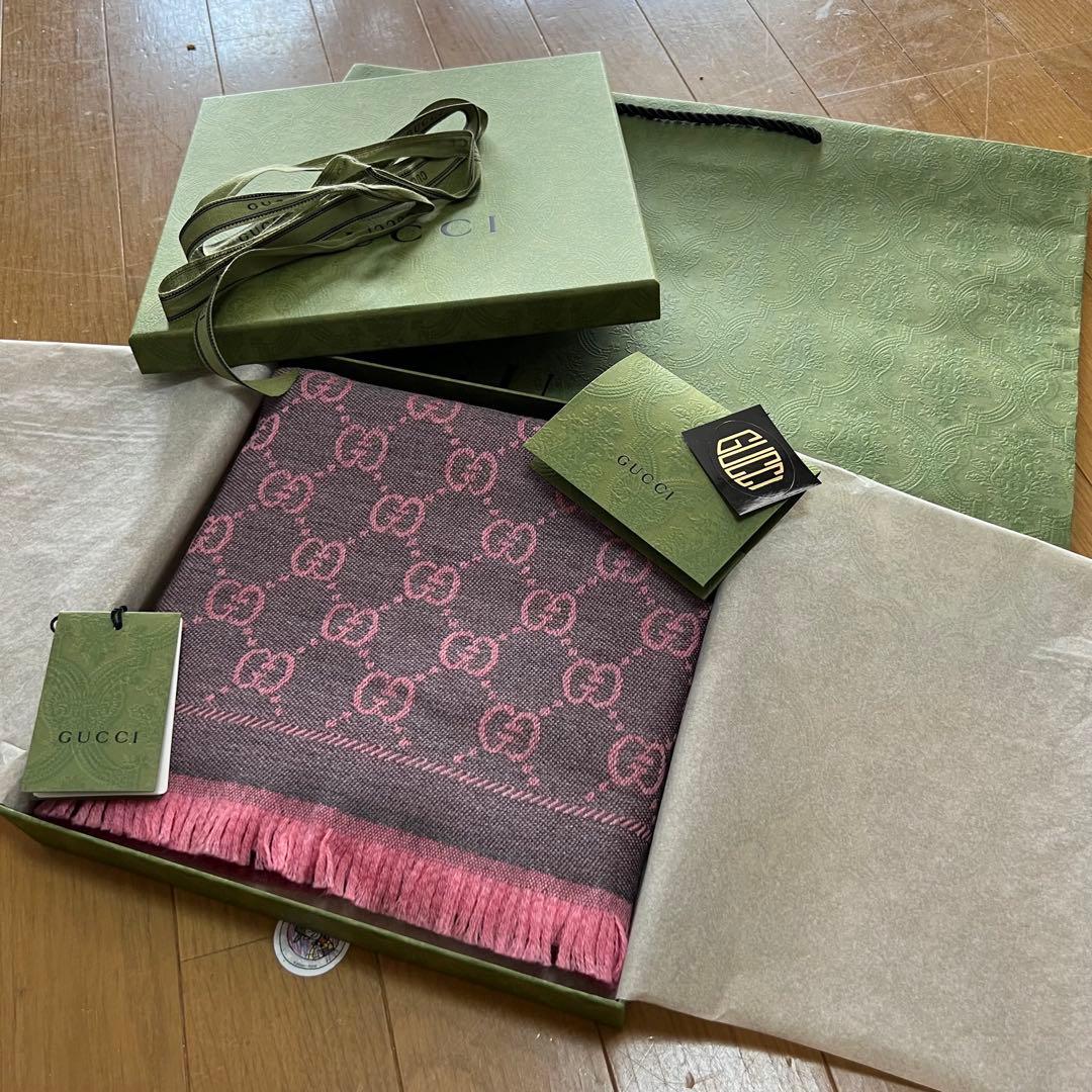 大判新品✨GUCCIマフラー❗️箱紙袋セット❗️グッチマフラー　レディース