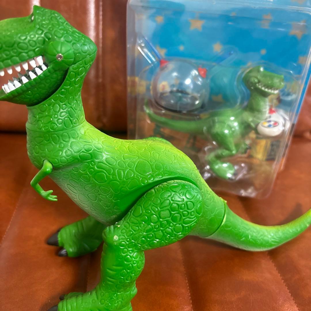 ディズニー　トイストーリー　レックス フィギュア　ファミコン