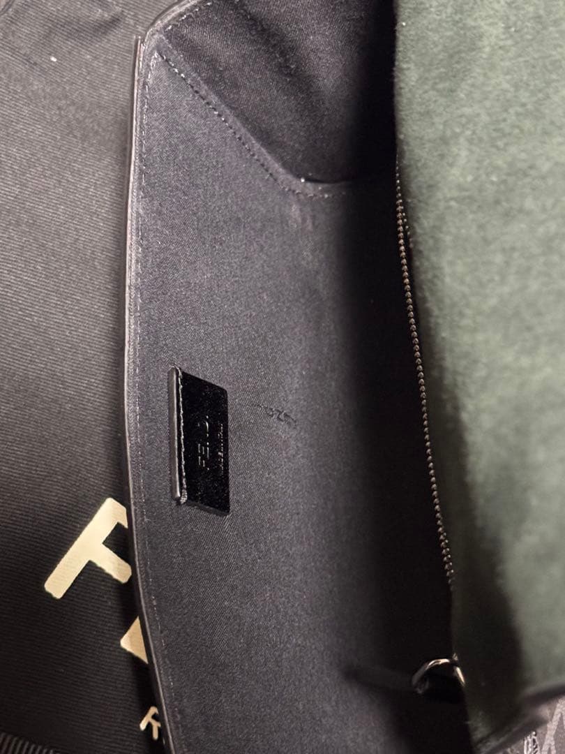 FENDI FF スクエア ショルダーバッグ ブラック