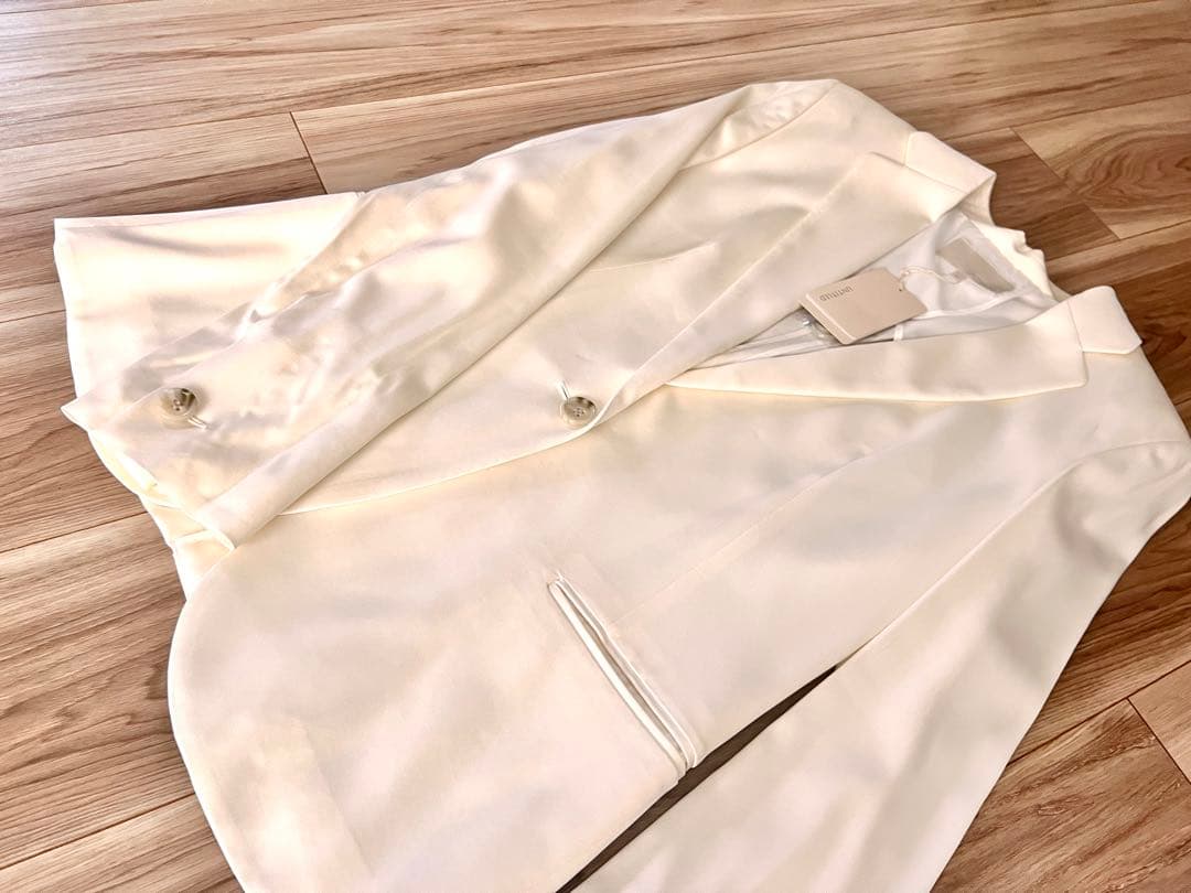 新品•未使用)UNTITLED アイボリー テーラードジャケット 未使用タグ付き