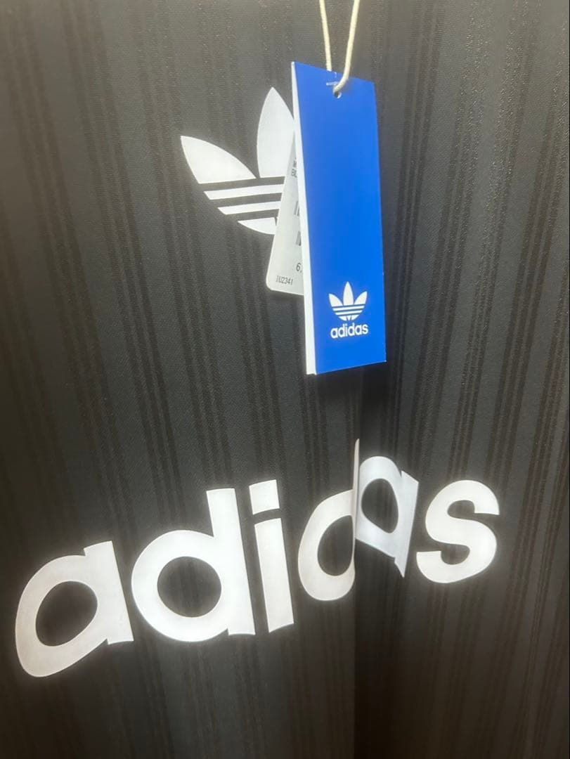 adidas アディカラー　半袖Tシャツ
