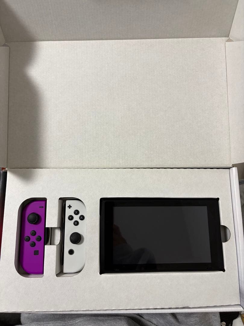 Nintendo Switch 本体 紫/白 Joy-Con付き
