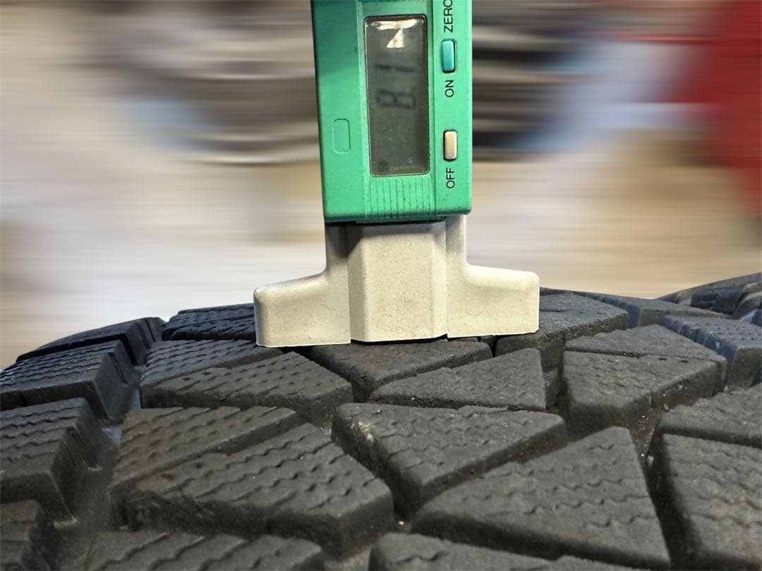 235/75R15 BS ブリザック DM-V2 中古4本セット