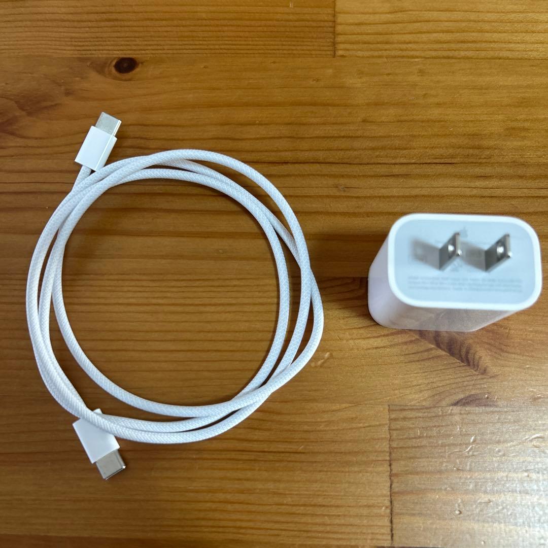 iPadA16 第11世代　ブルー、付属品付