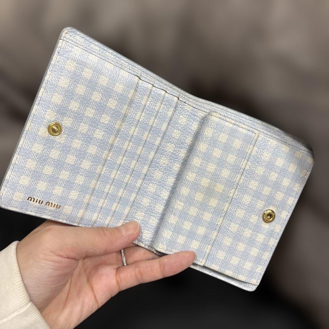 MIU MIU 二つ折り財布 マドラス　水色　ギンガムチェック