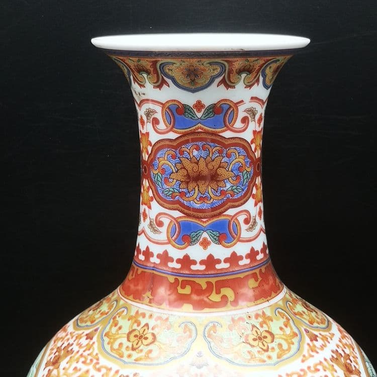 清乾隆斗彩満工魚楽図賞瓶です   景徳鎮 陶磁器 装飾品 現代工芸品美術品 置物