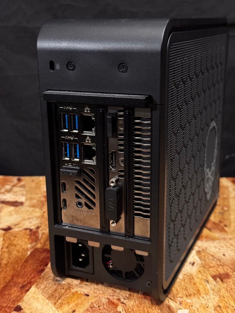 太*ご様 Intel NUC 9 i5 9300H ASUS RTX 2060