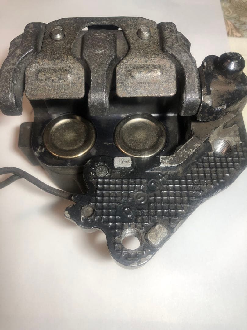 GB500/GB400 フロントブレーキキャリパー
