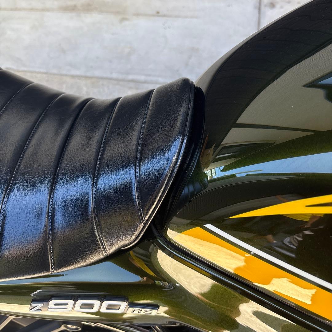 Z900RS 茗荷シート タックロール 艶あり