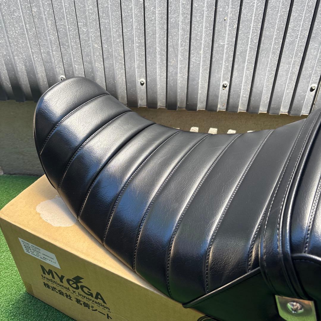 Z900RS 茗荷シート タックロール 艶あり