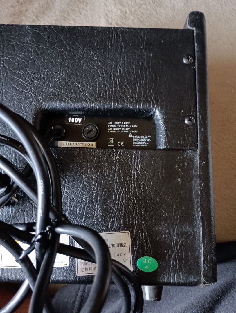 Ashdown Tourbus 10W ベース用アンプ　元箱付属