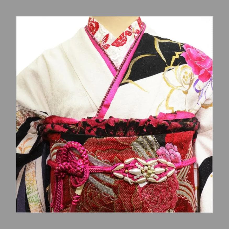 【商談中】振袖セット　美品　Sサイズ　白×黒×ピンク　バラ
