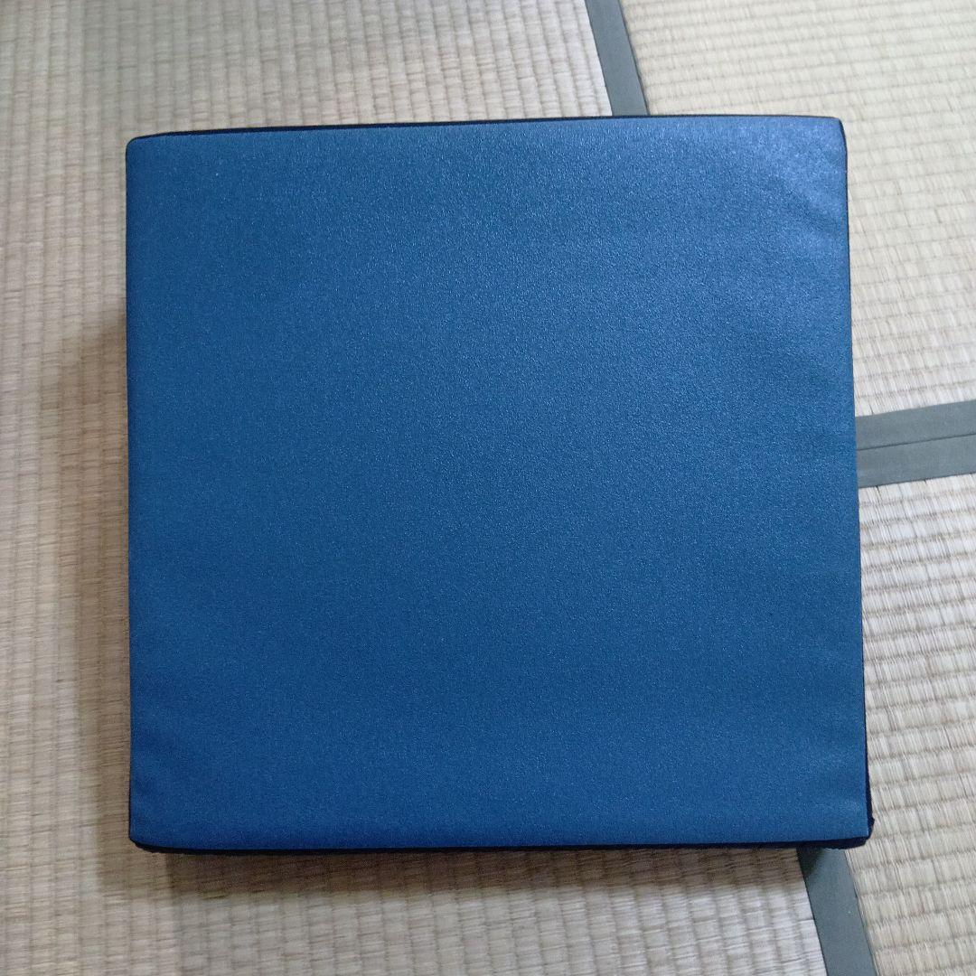 SANTEPLUS 傾斜クッション 黒・青
