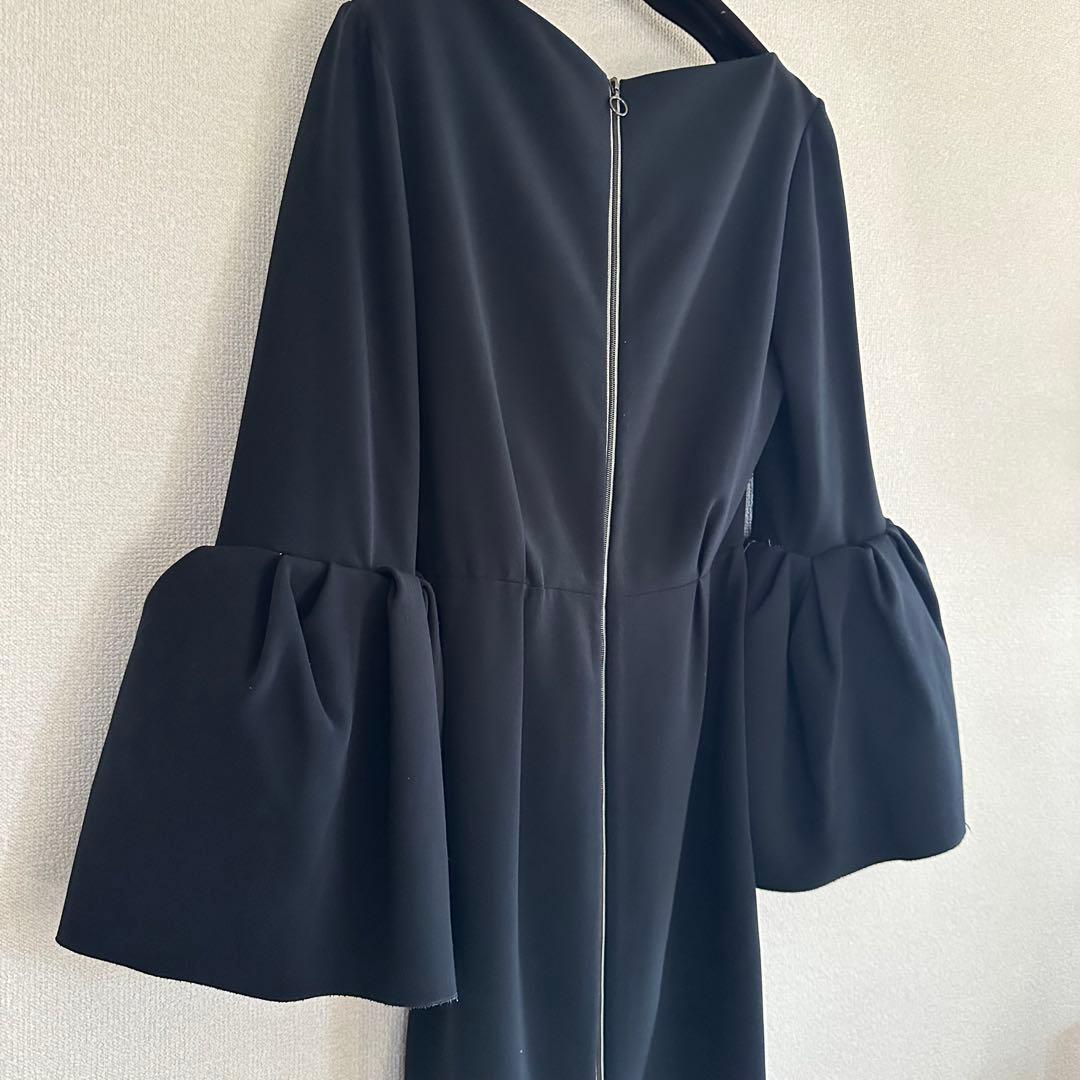 【ROKSANDA】BLACK bell-sleeve dress