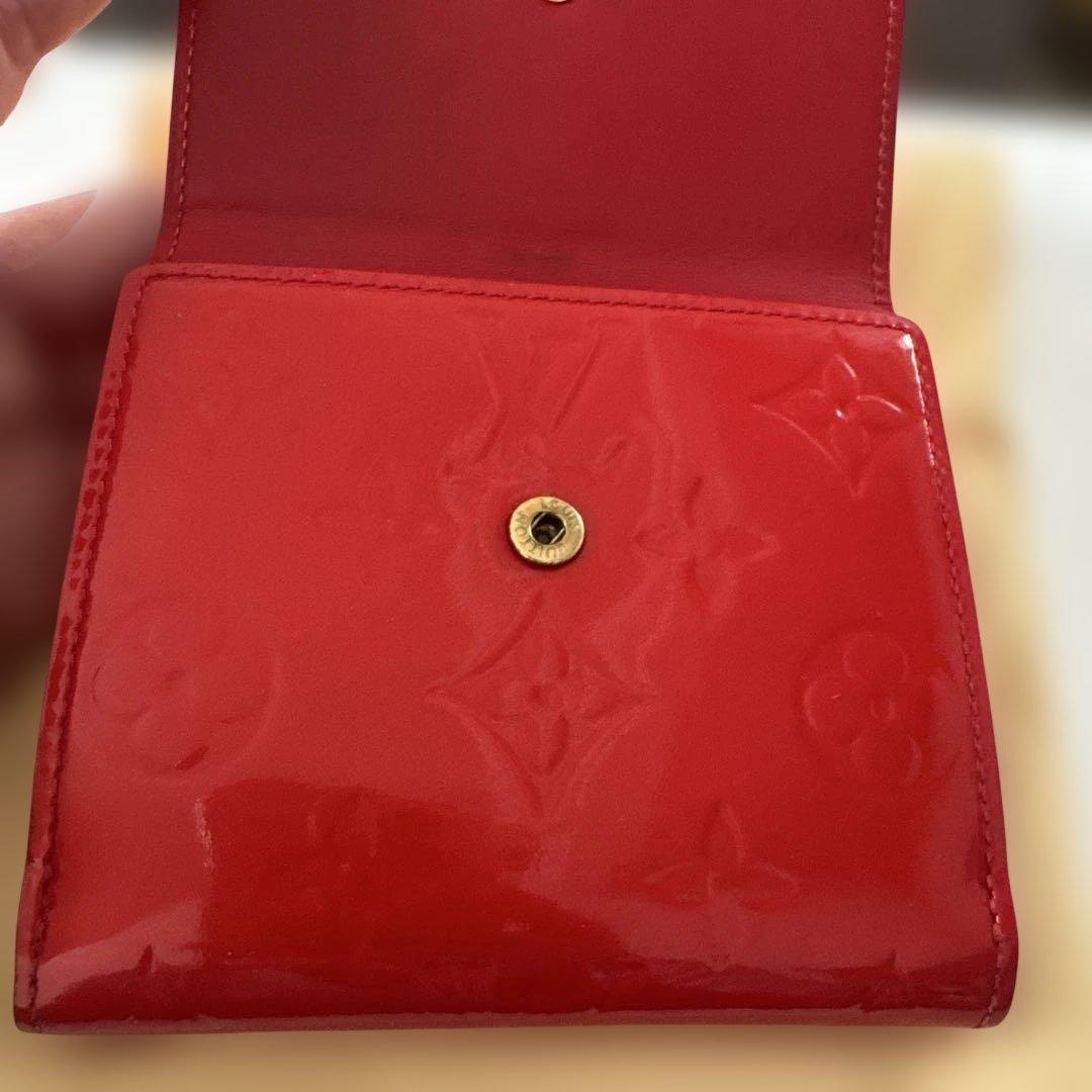 ルイヴィトンヴェルニ財布　レッド　美品