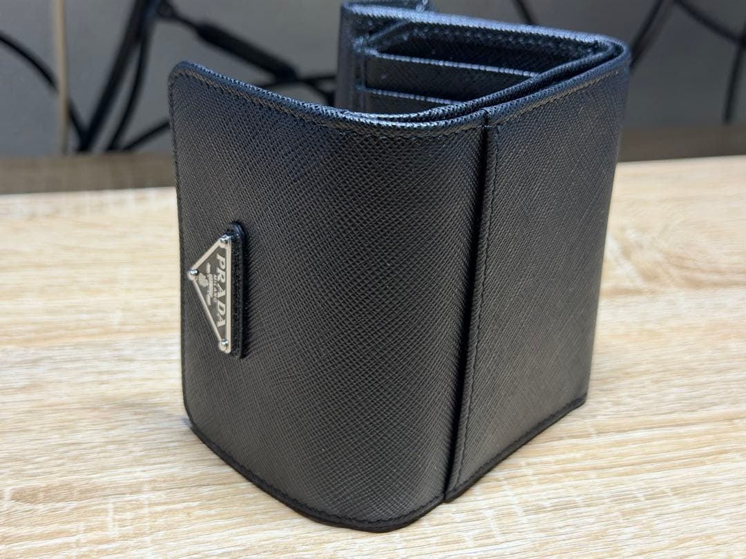 【美品】PRADA サフィアーノ　トライアングル　三つ折り　財布