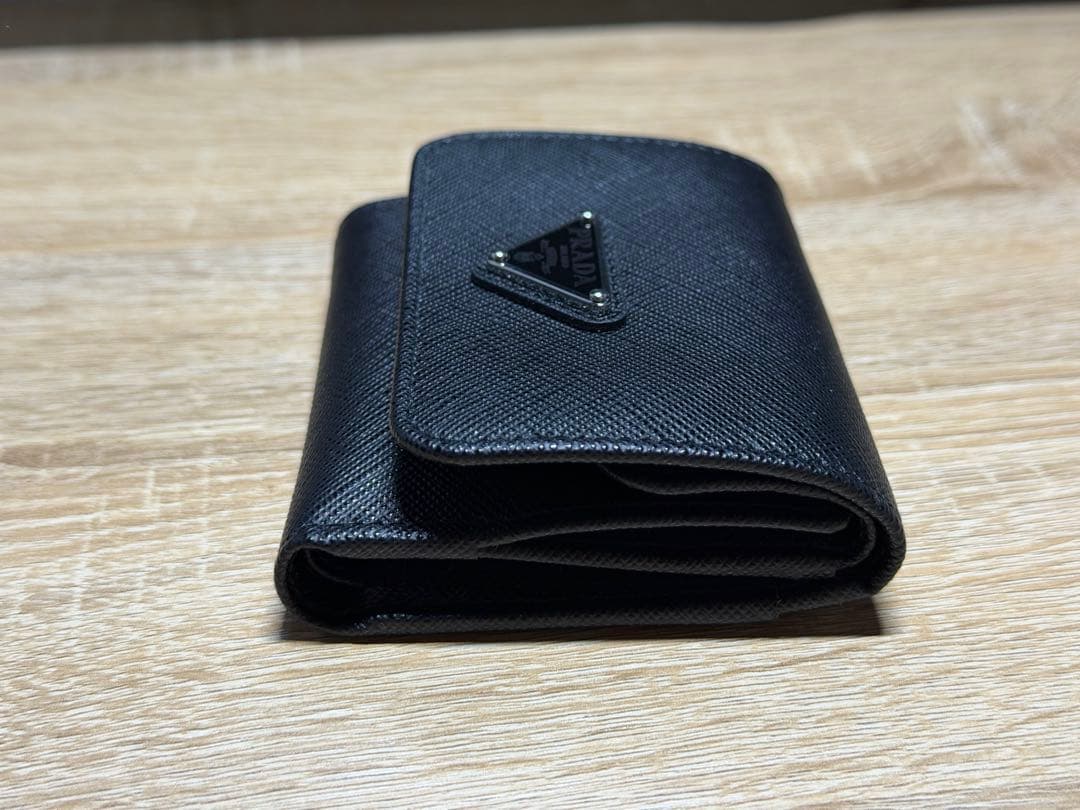 【美品】PRADA サフィアーノ　トライアングル　三つ折り　財布