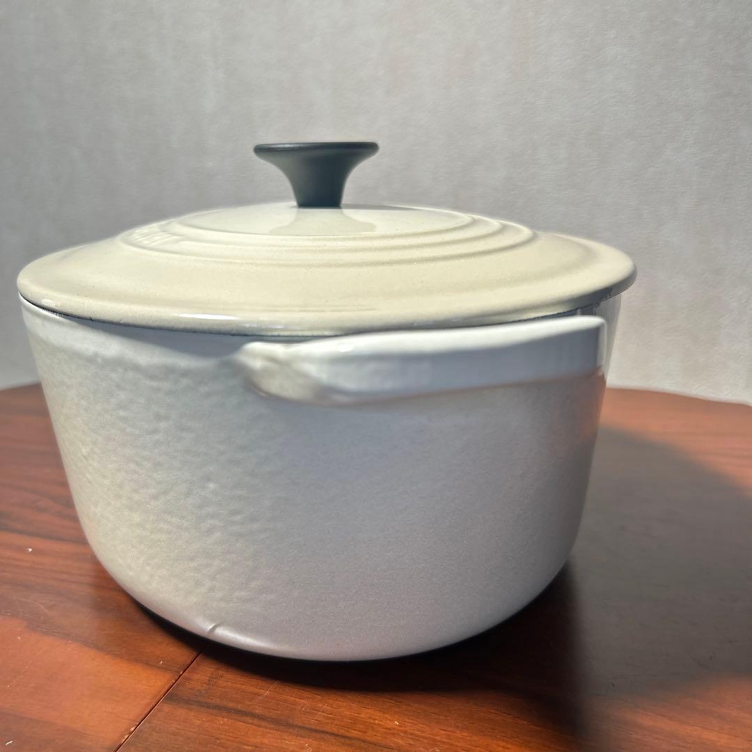 【新品】ル・クルーゼ LE CREUSET オーバル 25cm ホワイト