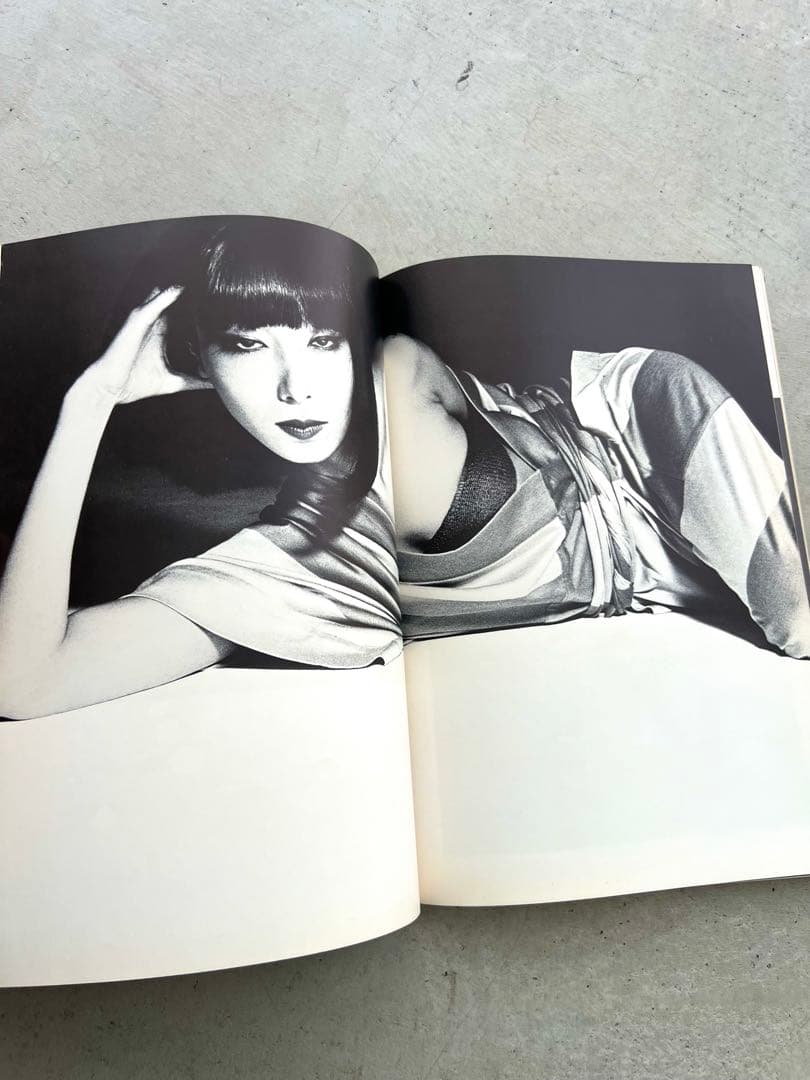 ISSEY MIYAKE　East Meets West　三宅一生の発想と展開