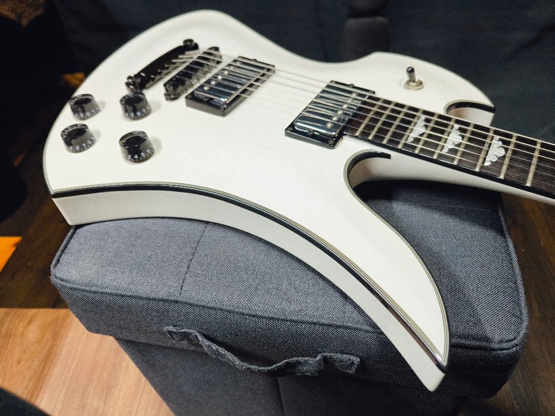 B.C.Rich モッキンバード スペシャル エレキギター