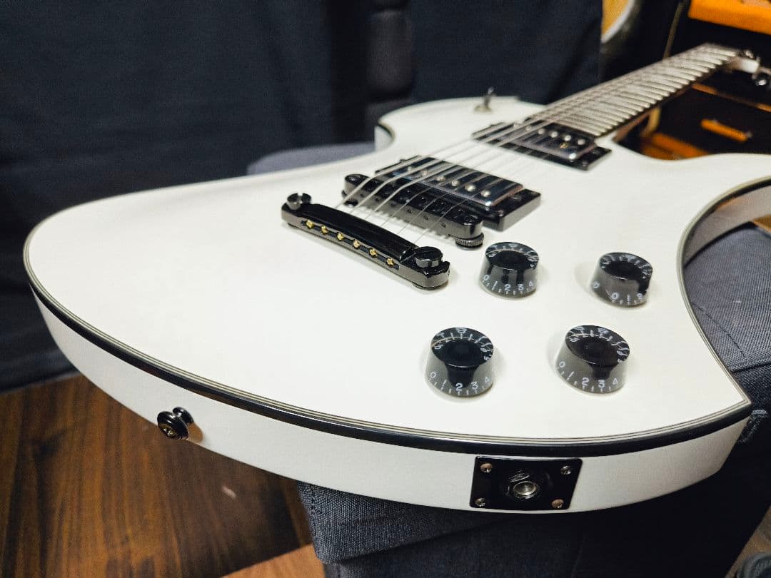 B.C.Rich モッキンバード スペシャル エレキギター