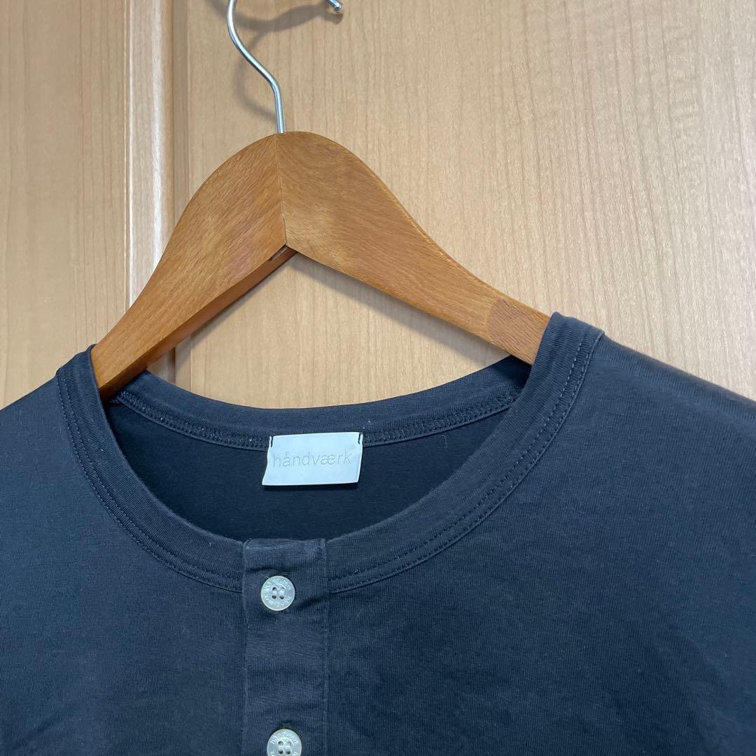 ハンドバーク ヘンリーネックTシャツ
