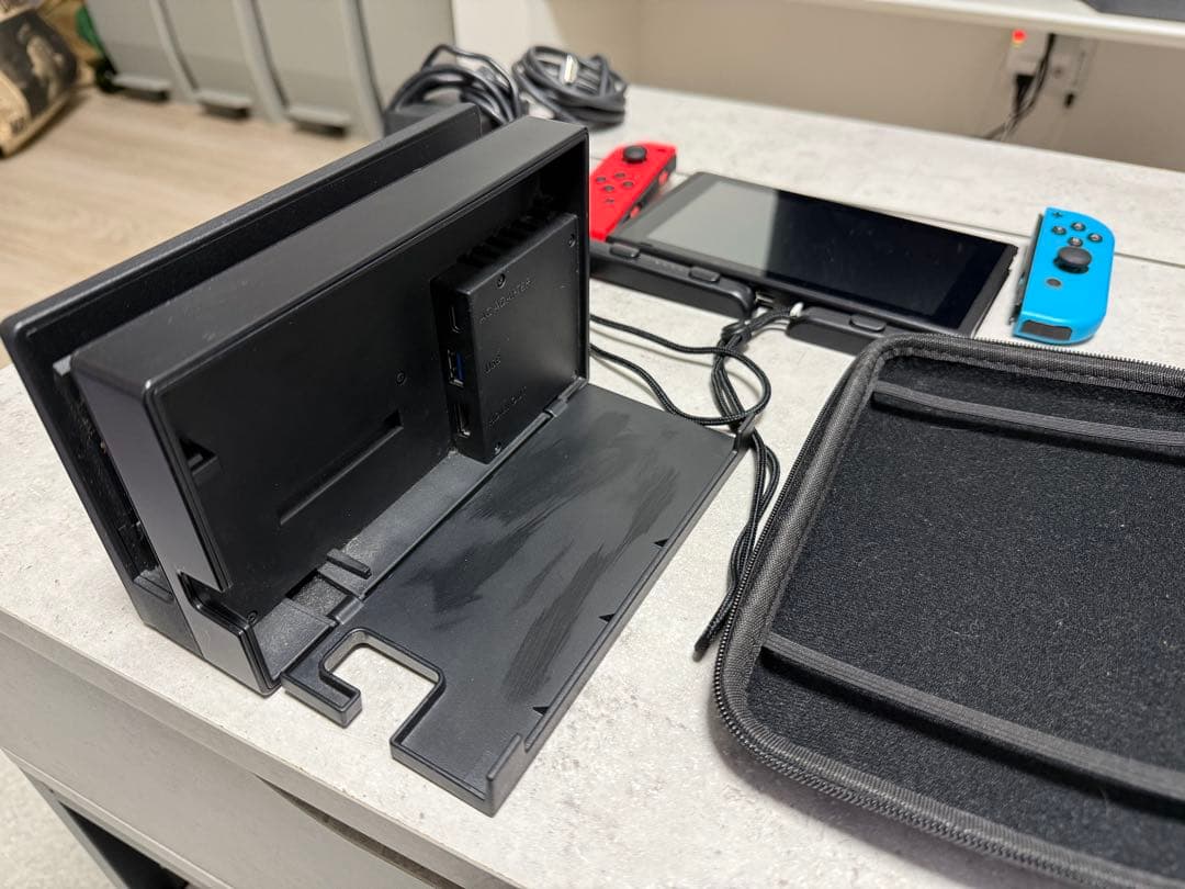 Nintendo Switch 赤/青 本体 + 付属品　(動作確認済み)