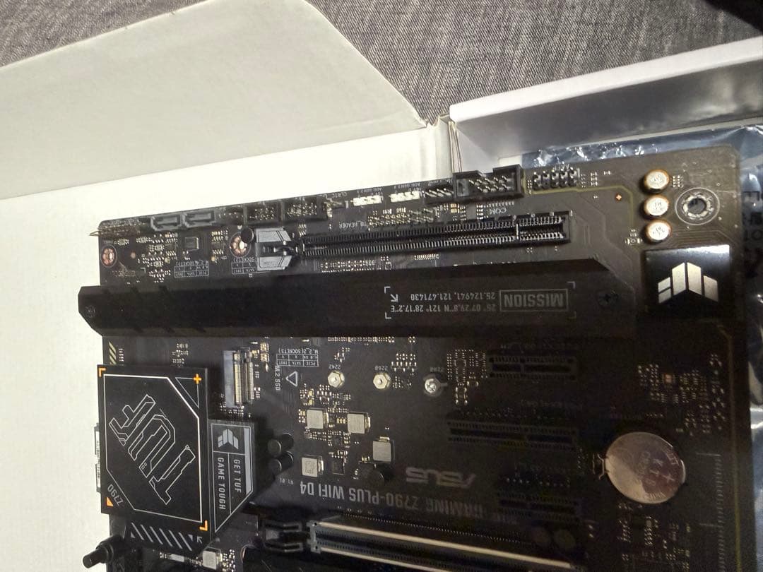 マザーボード ASUS TUF GAMING Z790 PLUS WIFI D4