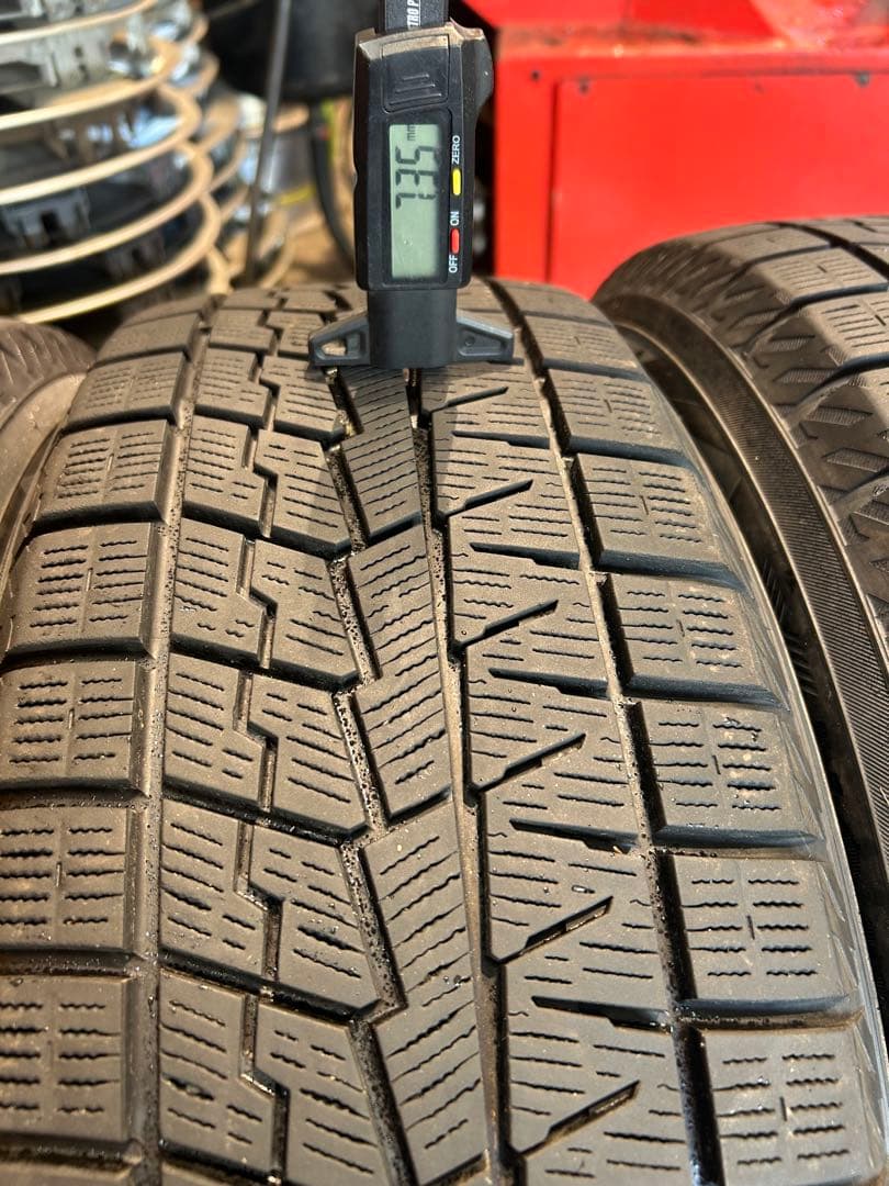 215/60R16 ヨコハマタイヤIG70