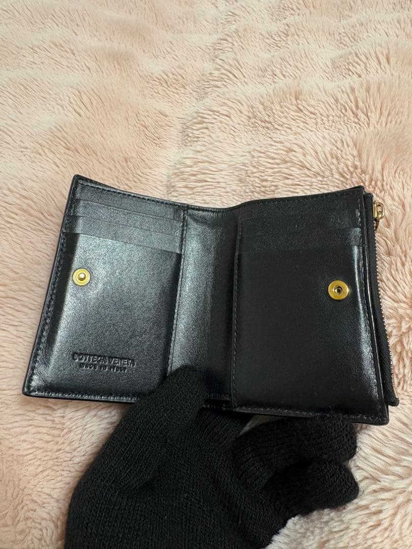【極美品】(当日発送)BOTTEGA VENETA ブラック二つ折り財布
