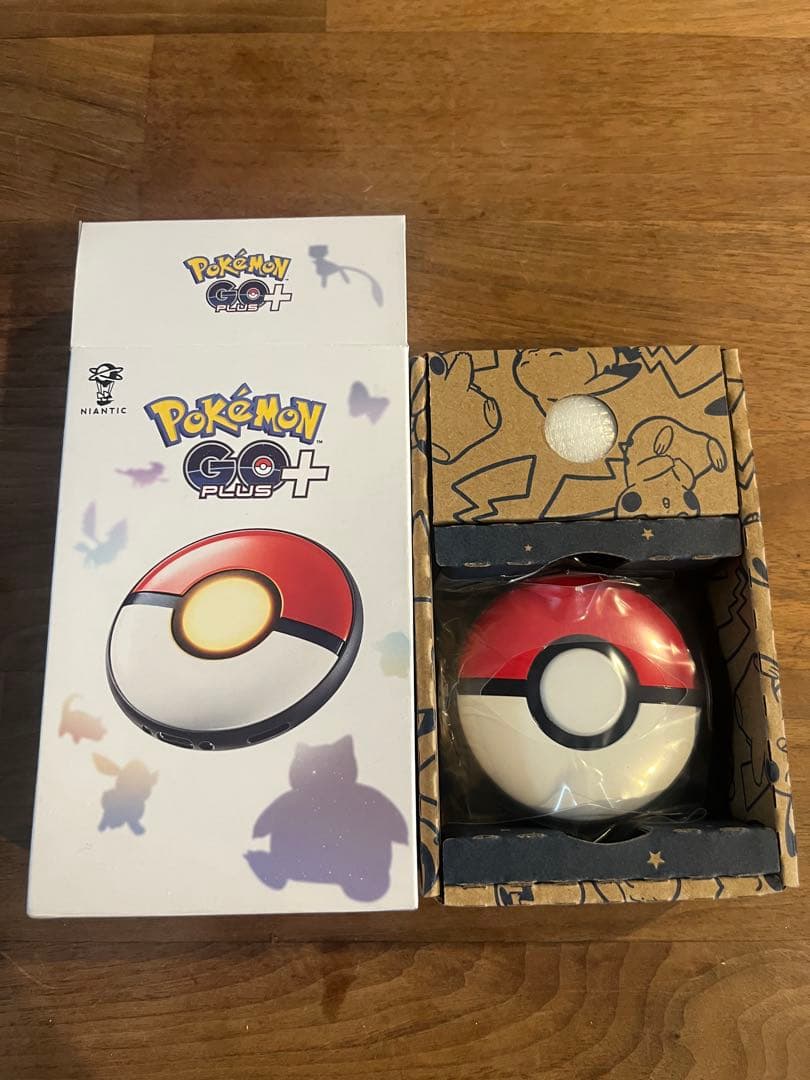Pokémon GO Plus モンスターボール型