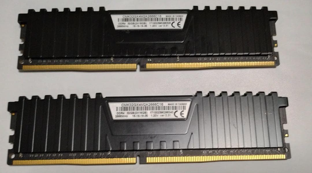 DDR4　32GB(16*2)　CORSAIR(コルセア） Vengeance